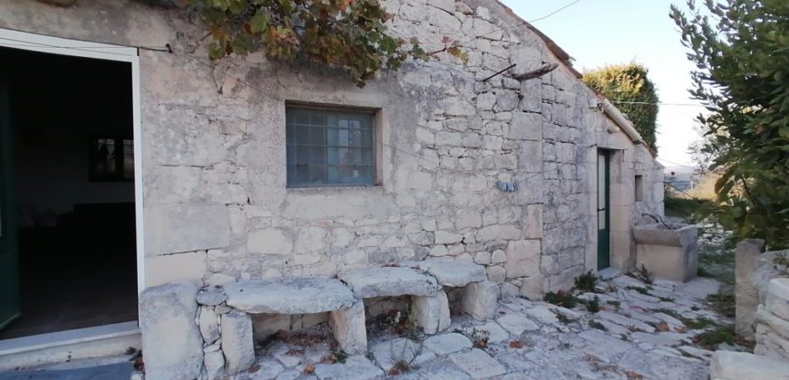 casa in pietra ristutturata