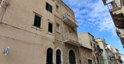 Appartamento con terrazzino