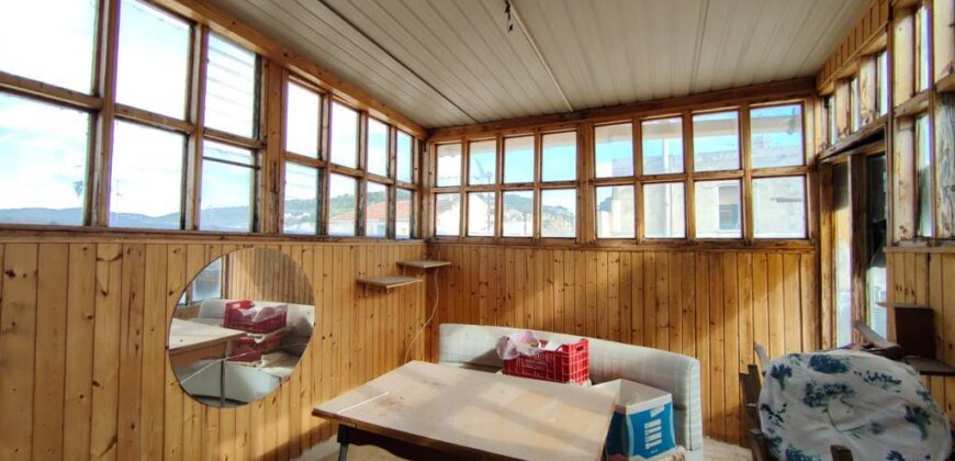 Appartamento con terrazzino