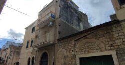 Appartamento con terrazzino