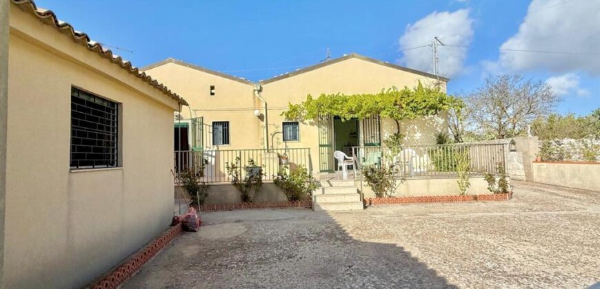 Casa in Pietra Locale