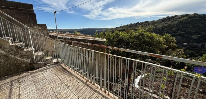 Casa con giardino in Vendita a Ragusa