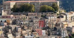 Casa con giardino in Vendita a Ragusa