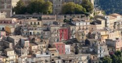 Casa con giardino in Vendita a Ragusa
